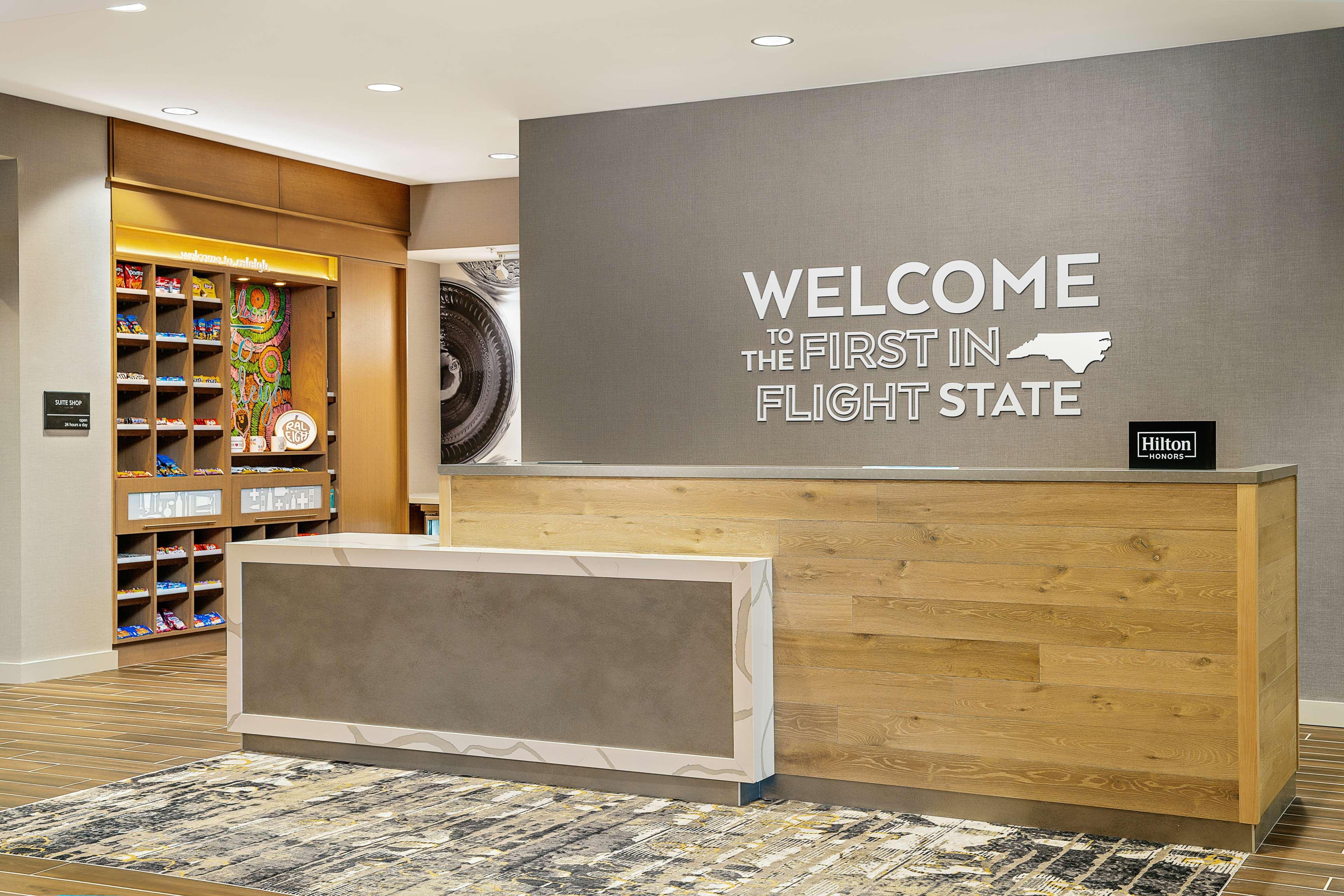Hampton Inn & Suites Raleigh Midtown, Nc Buitenkant foto