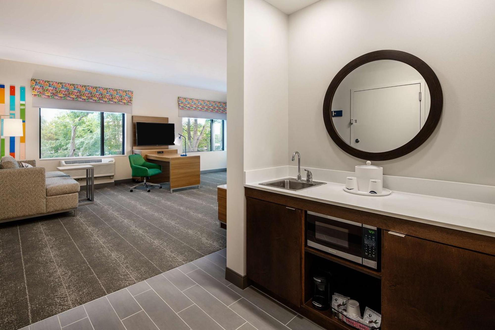 Hampton Inn & Suites Raleigh Midtown, Nc Buitenkant foto