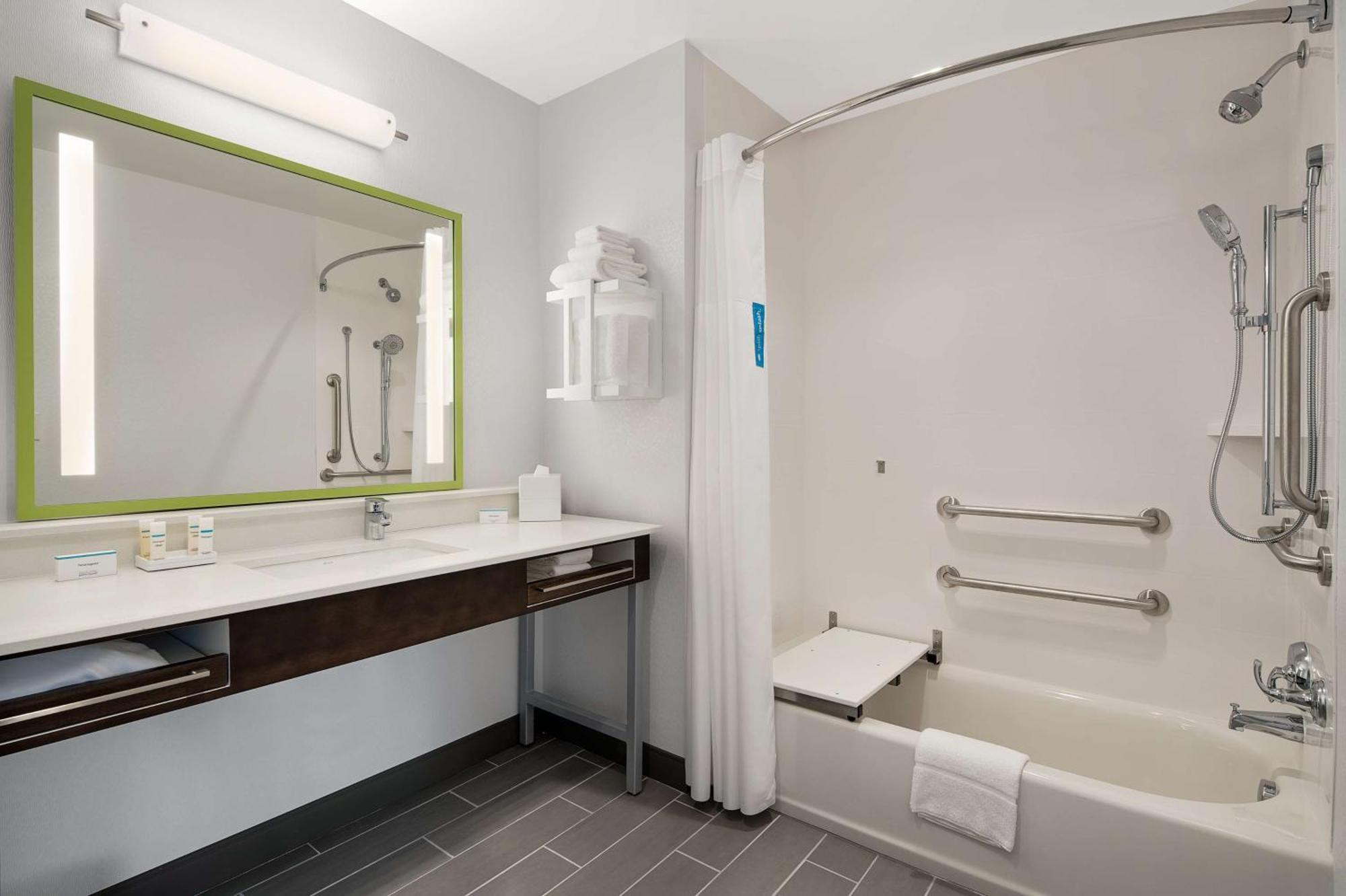 Hampton Inn & Suites Raleigh Midtown, Nc Buitenkant foto